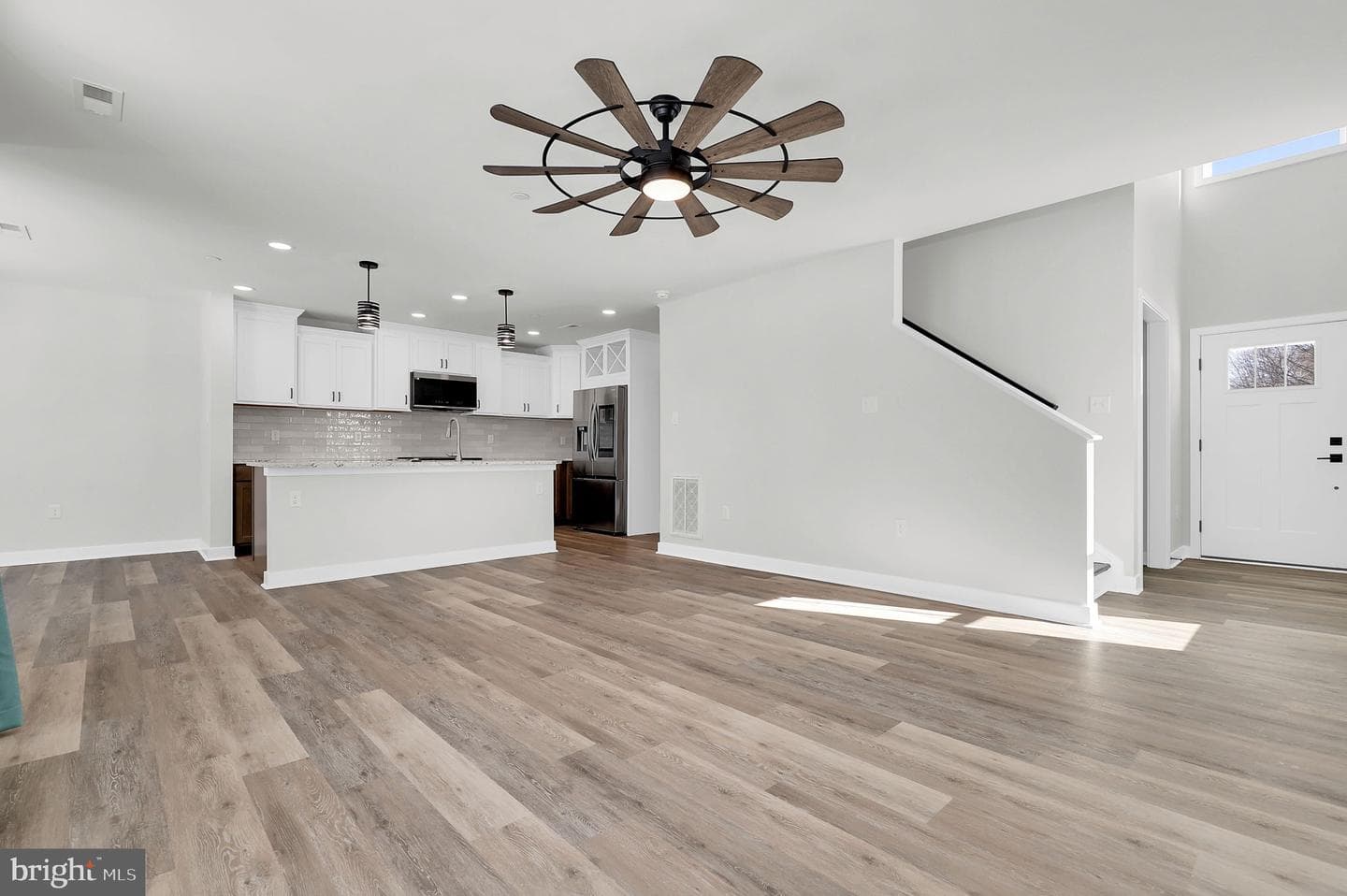 13808 Weaver Avenue photo 5