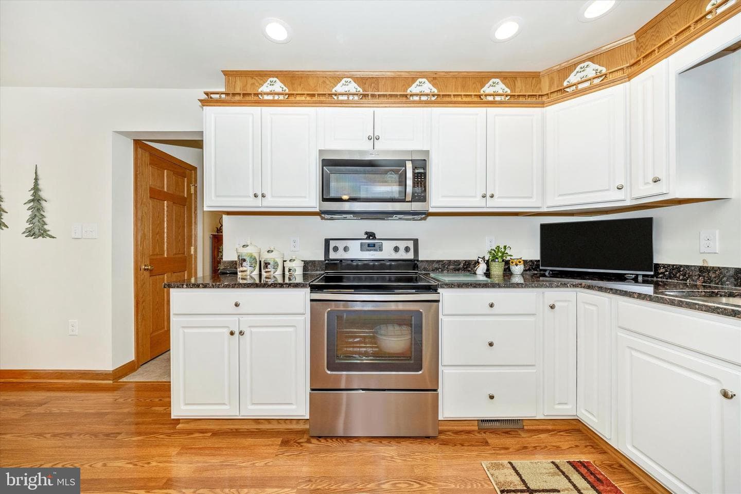 19327 Longmeadow Road photo 18
