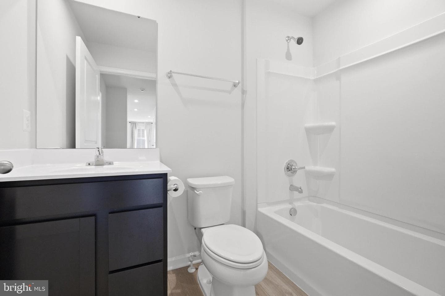 103 Charlotte Street photo 8