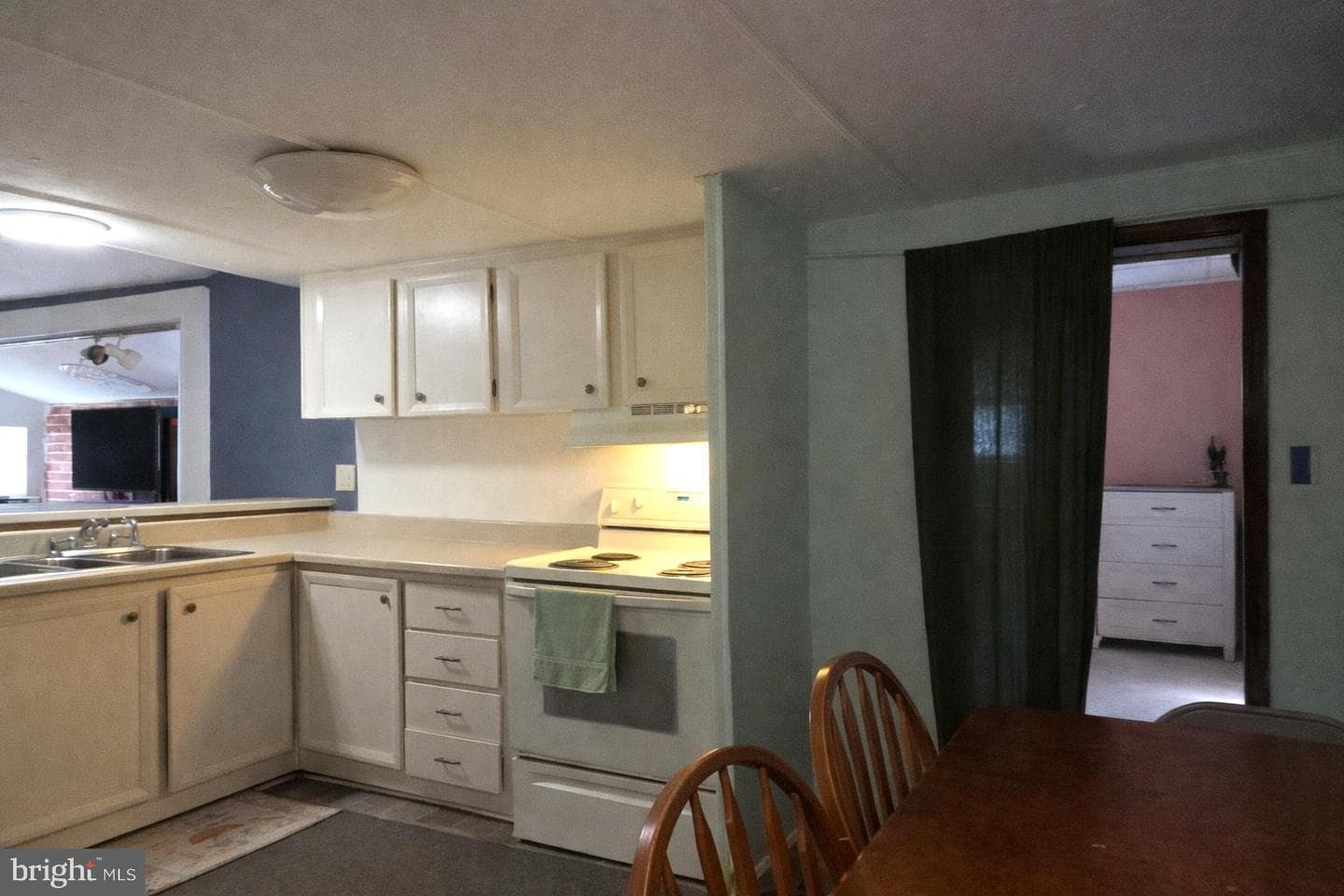 205 W High Street W photo 4