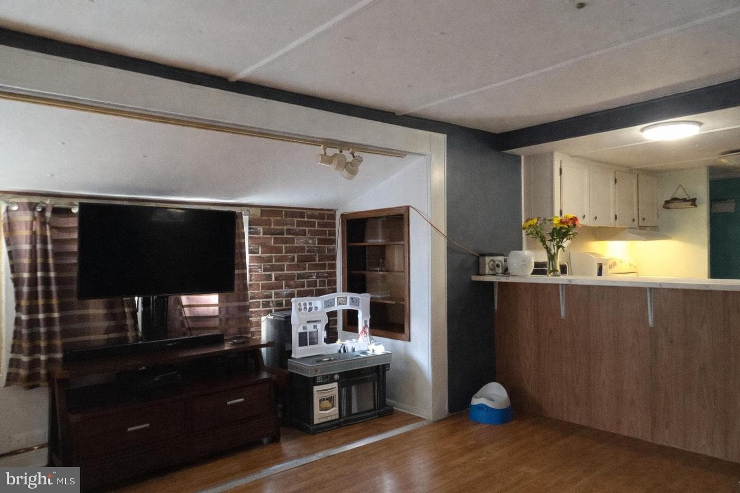 205 W High Street W photo 7