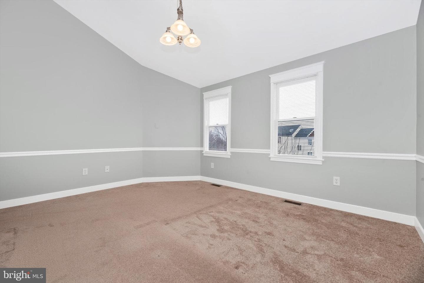 605 Knightsbridge Drive photo 21