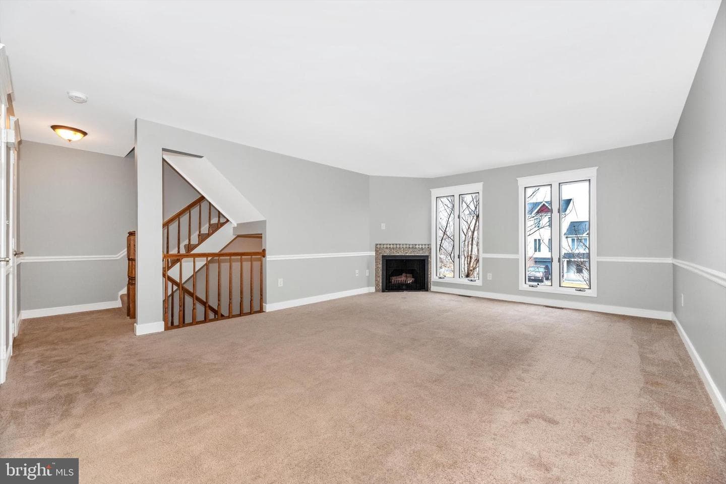 605 Knightsbridge Drive photo 7