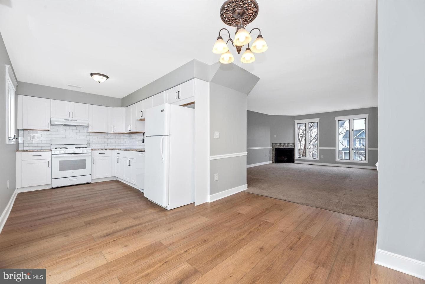 605 Knightsbridge Drive photo 9