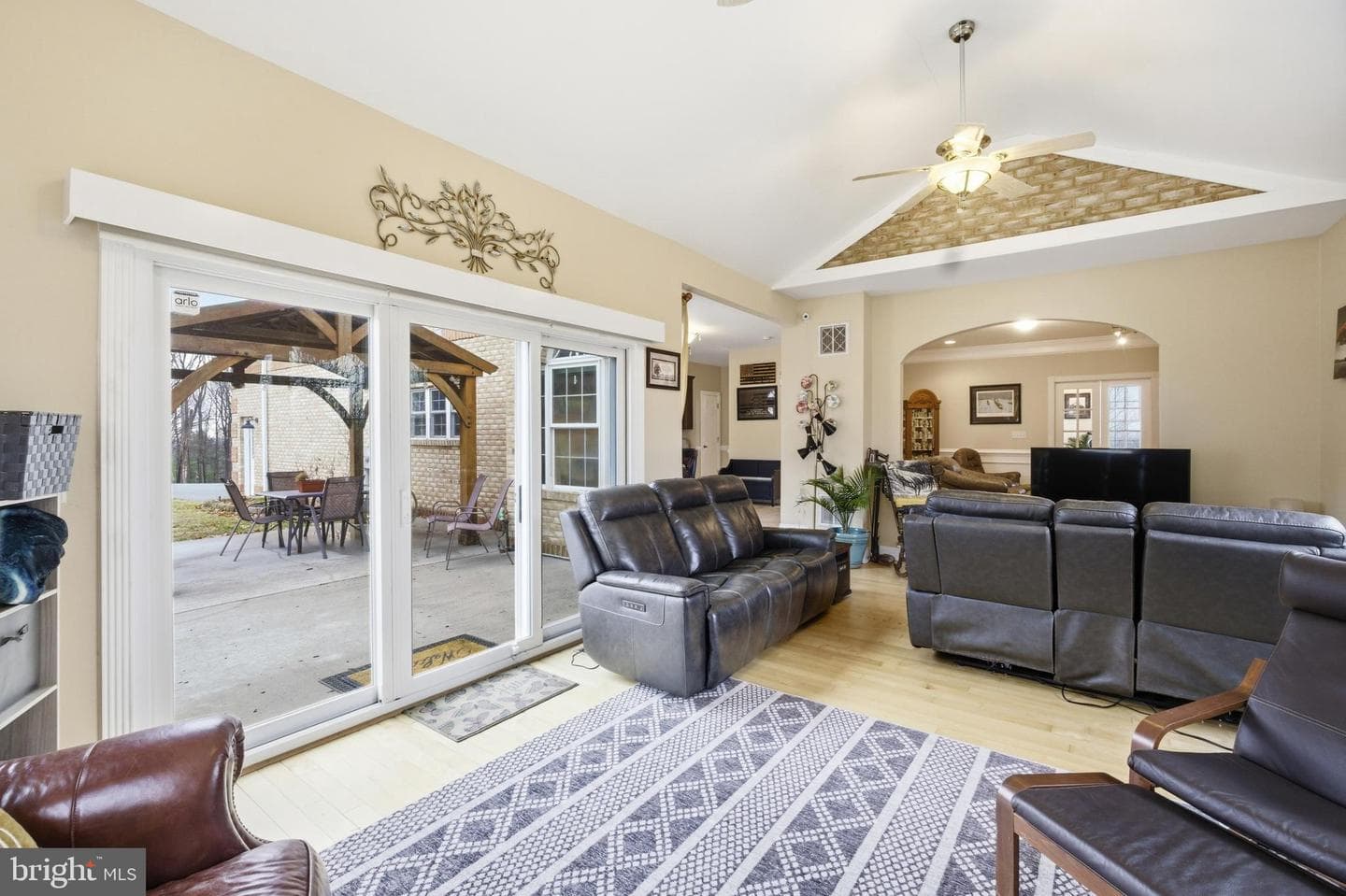 21111 Greenbrier Road photo 23