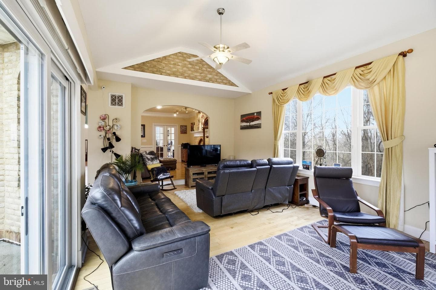21111 Greenbrier Road photo 24