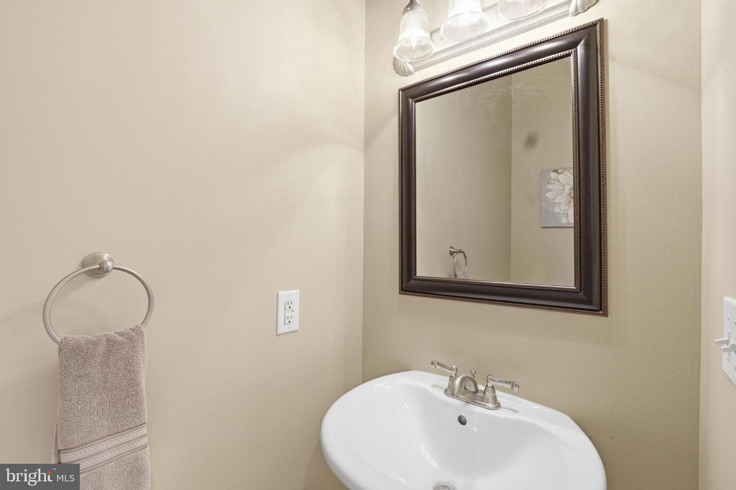 21111 Greenbrier Road photo 9