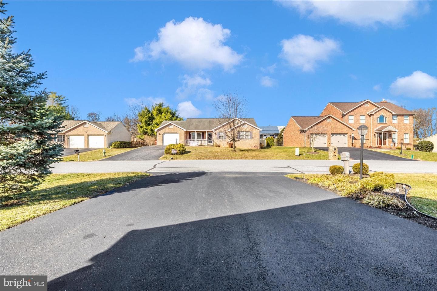 223 Montclair Court photo 40