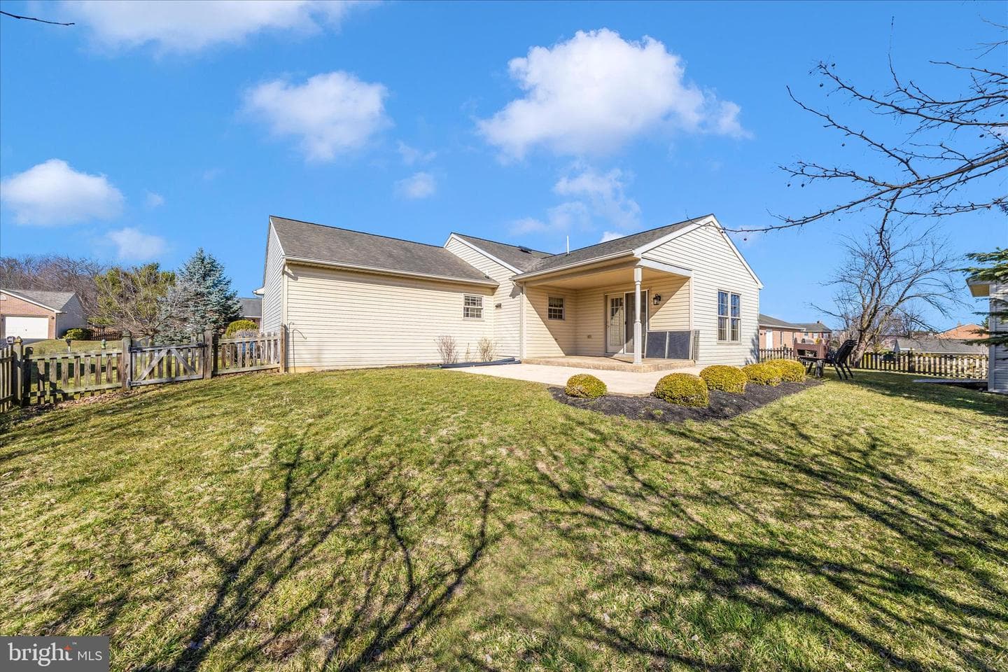 223 Montclair Court photo 41