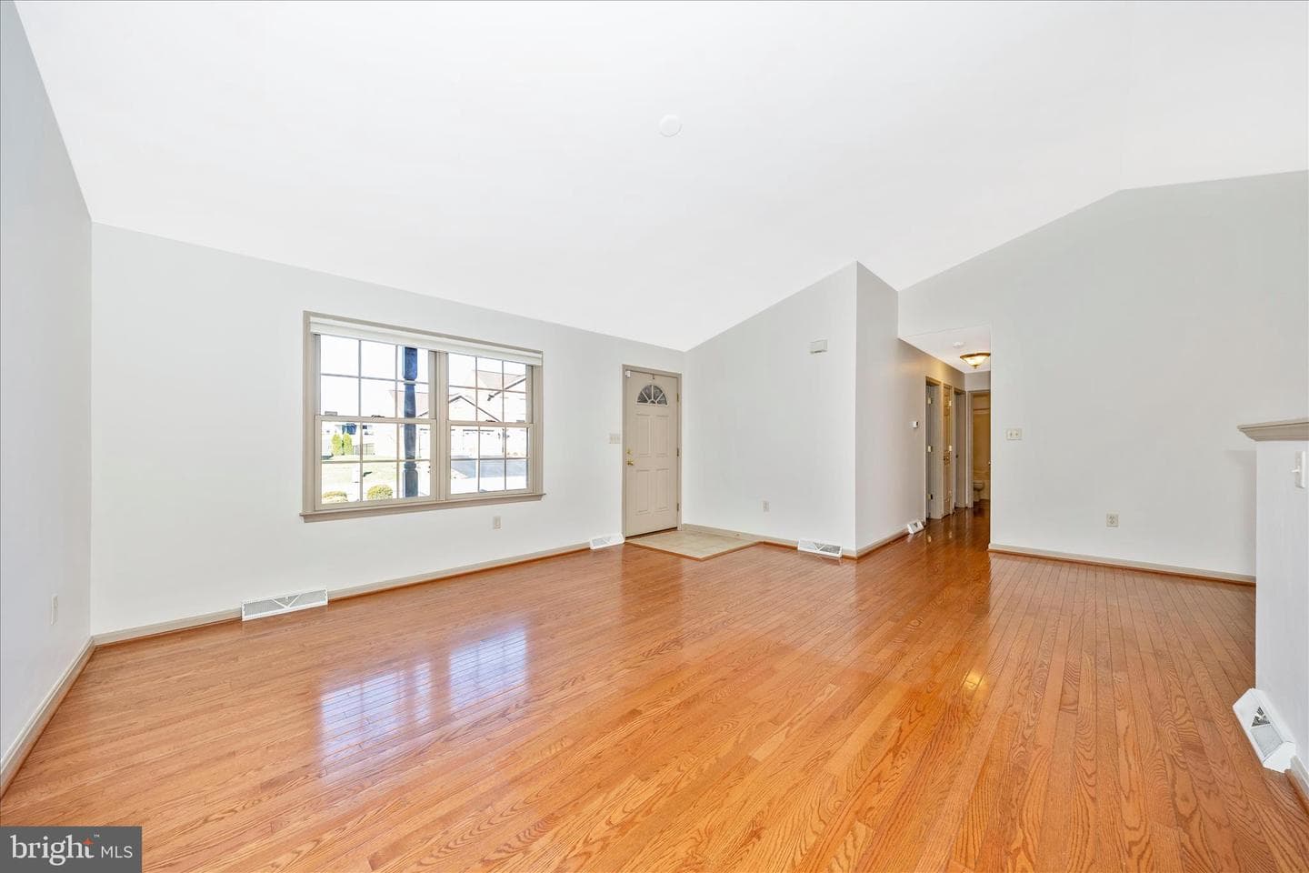 223 Montclair Court photo 5