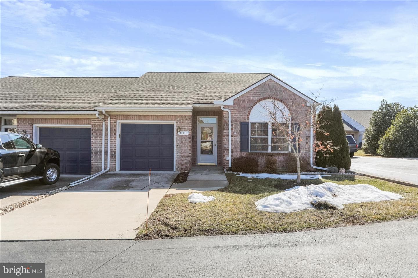 340 Sunbrook Lane photo 2