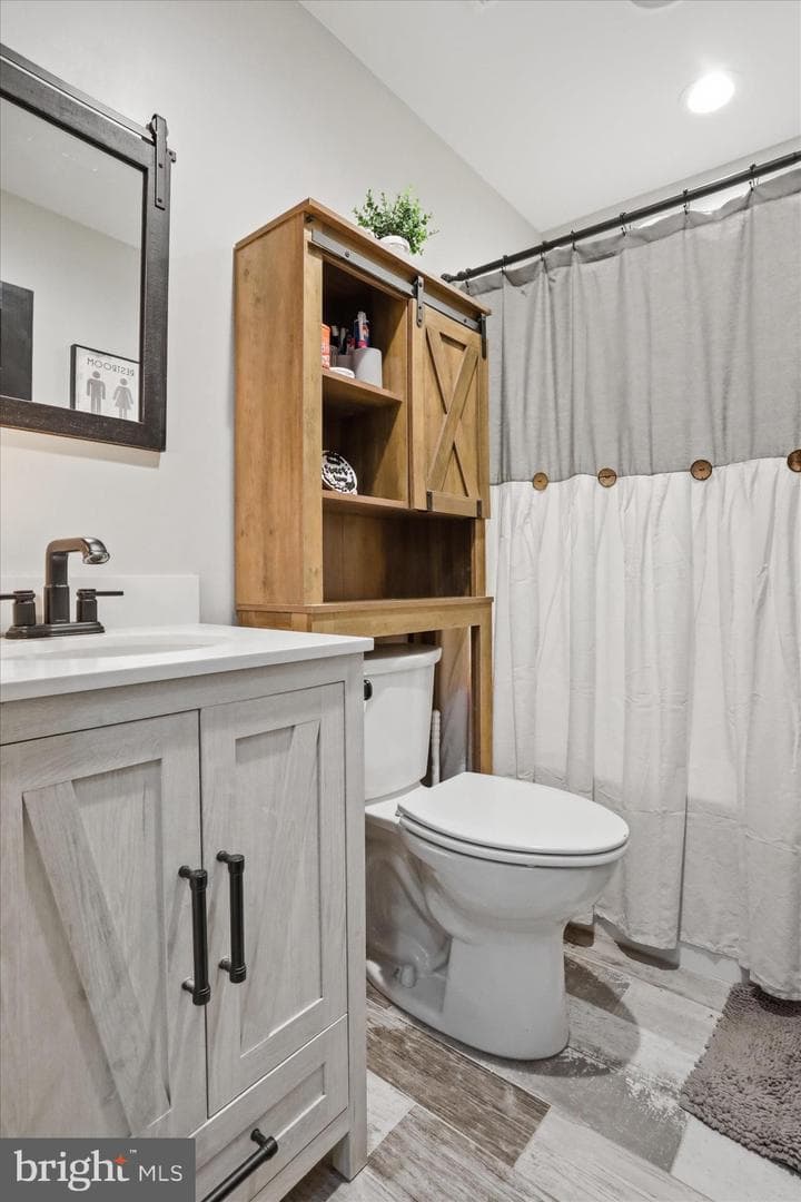 1341 Outer Drive photo 24