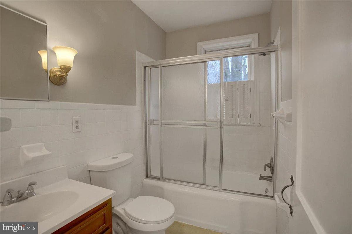 1005 Columbia Road photo 13