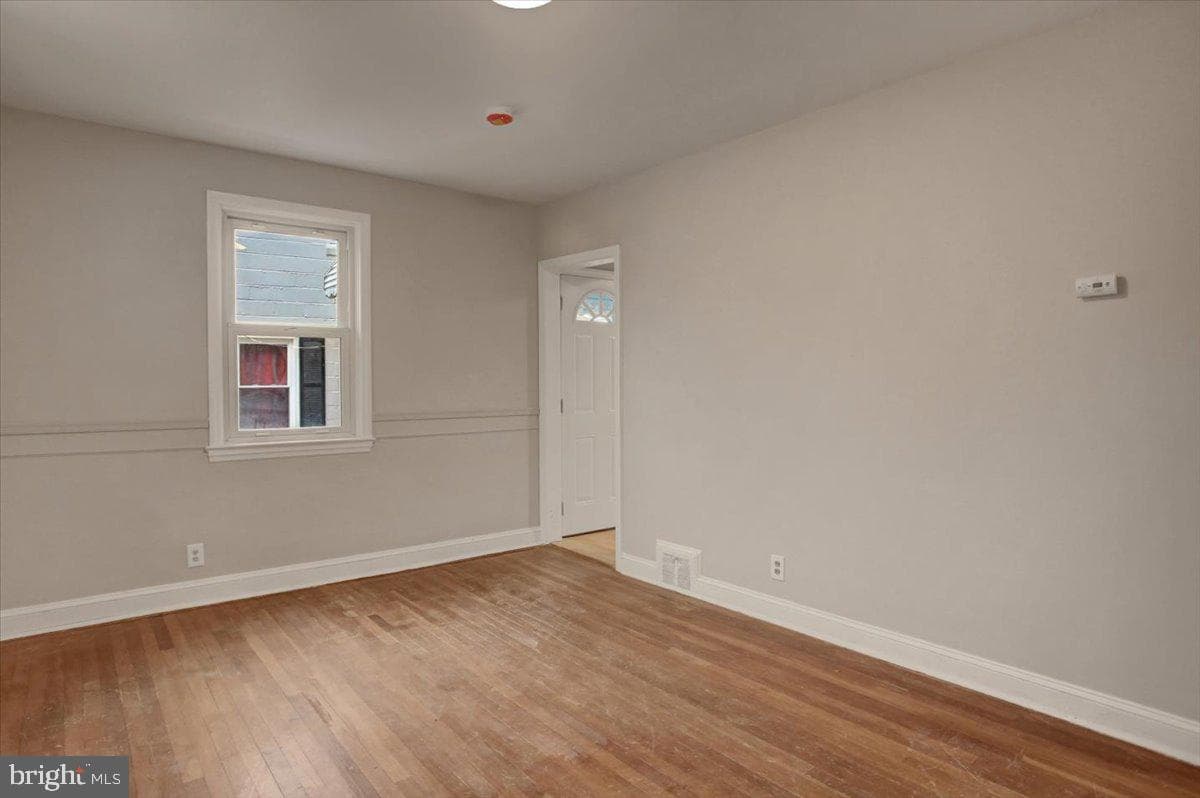 1005 Columbia Road photo 6
