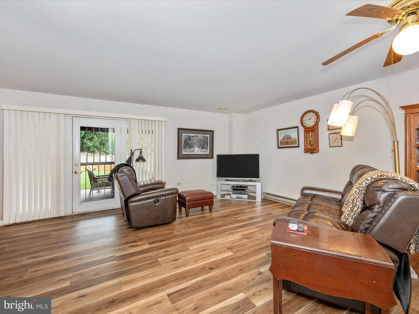 1017 Lindsay Lane photo 5
