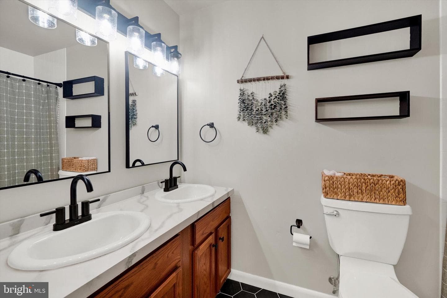 1633 Edgewood Place #201 photo 13