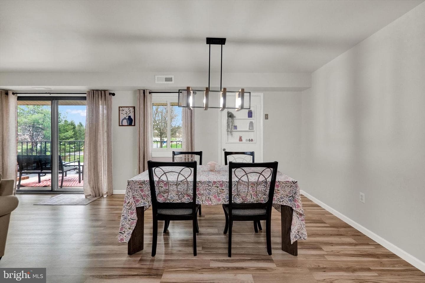 1633 Edgewood Place #201 photo 6