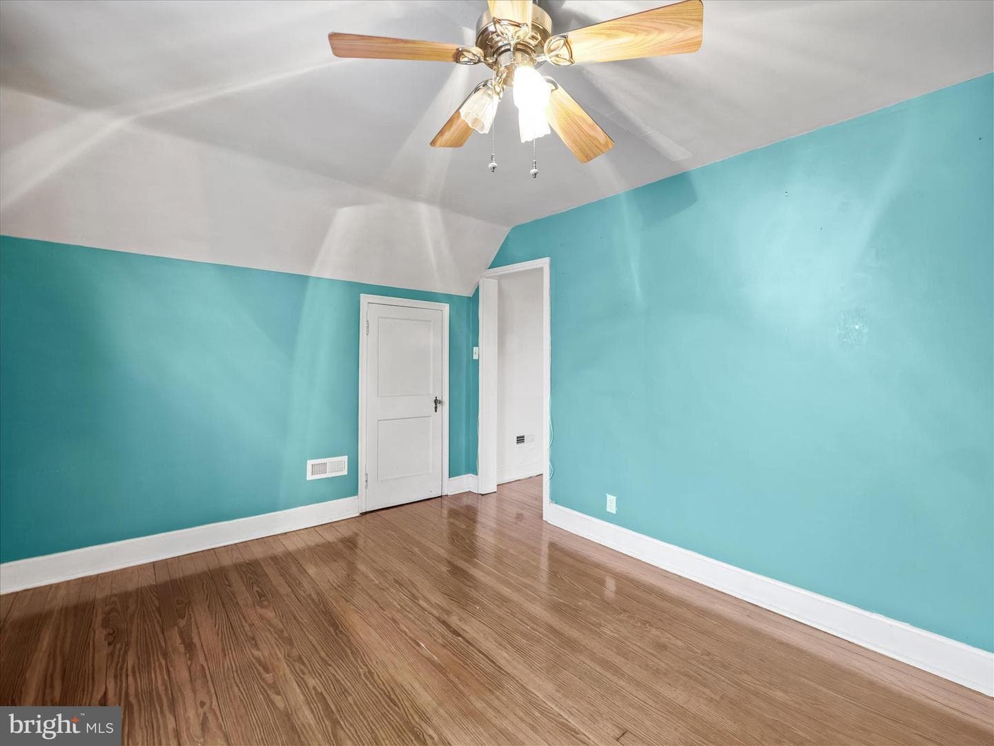 1304 Salem Avenue photo 15
