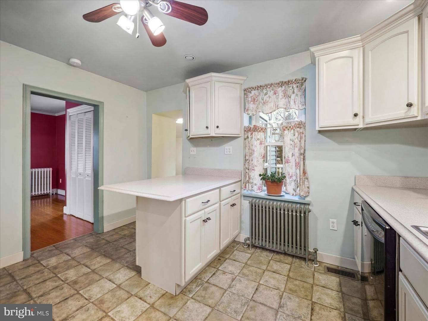 1304 Salem Avenue photo 7
