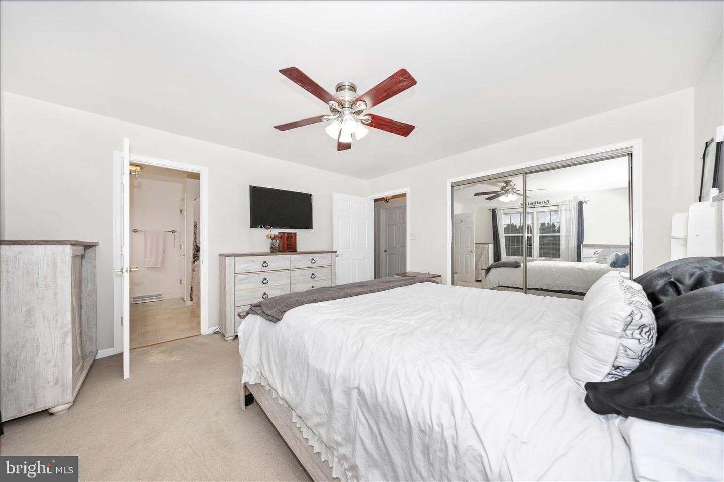 235 Montclair Court photo 27