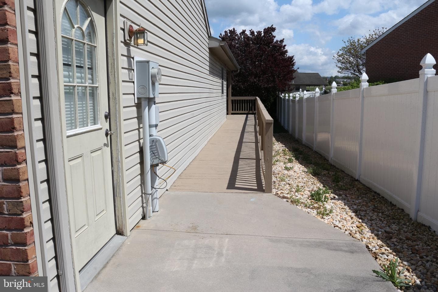 235 Montclair Court photo 3