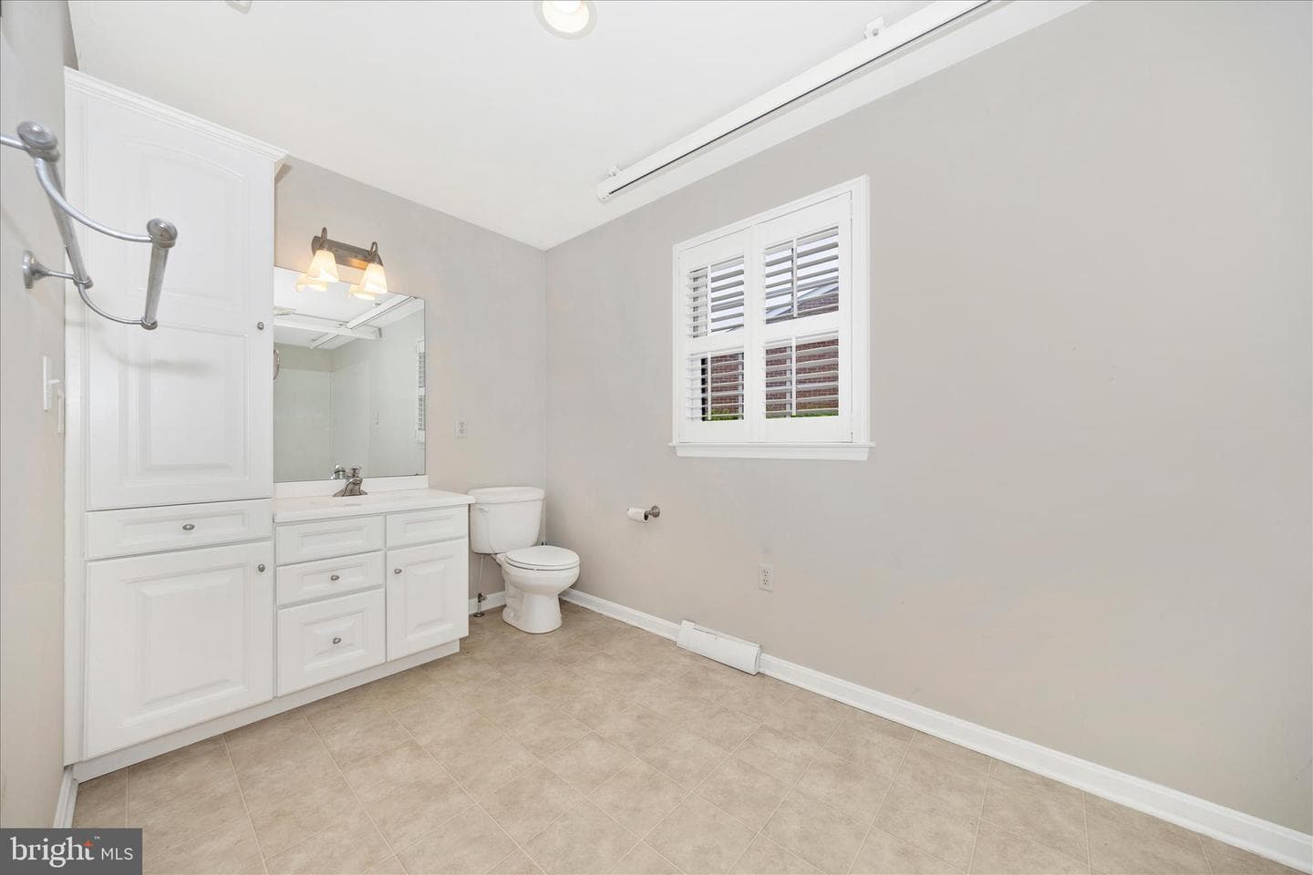 235 Montclair Court photo 33