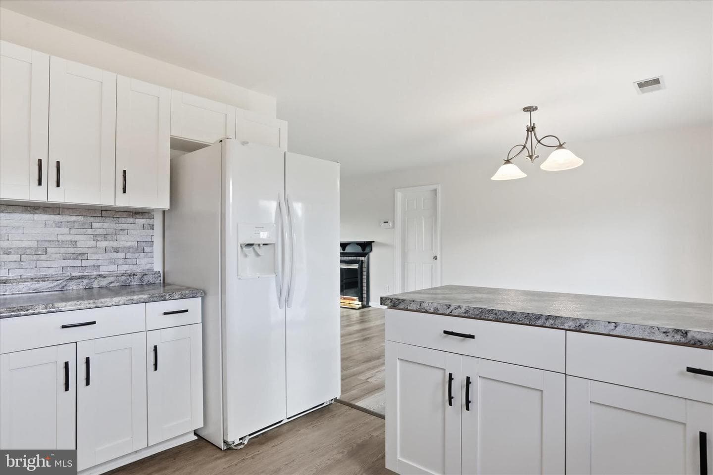 19022 Longmeadow Road photo 5