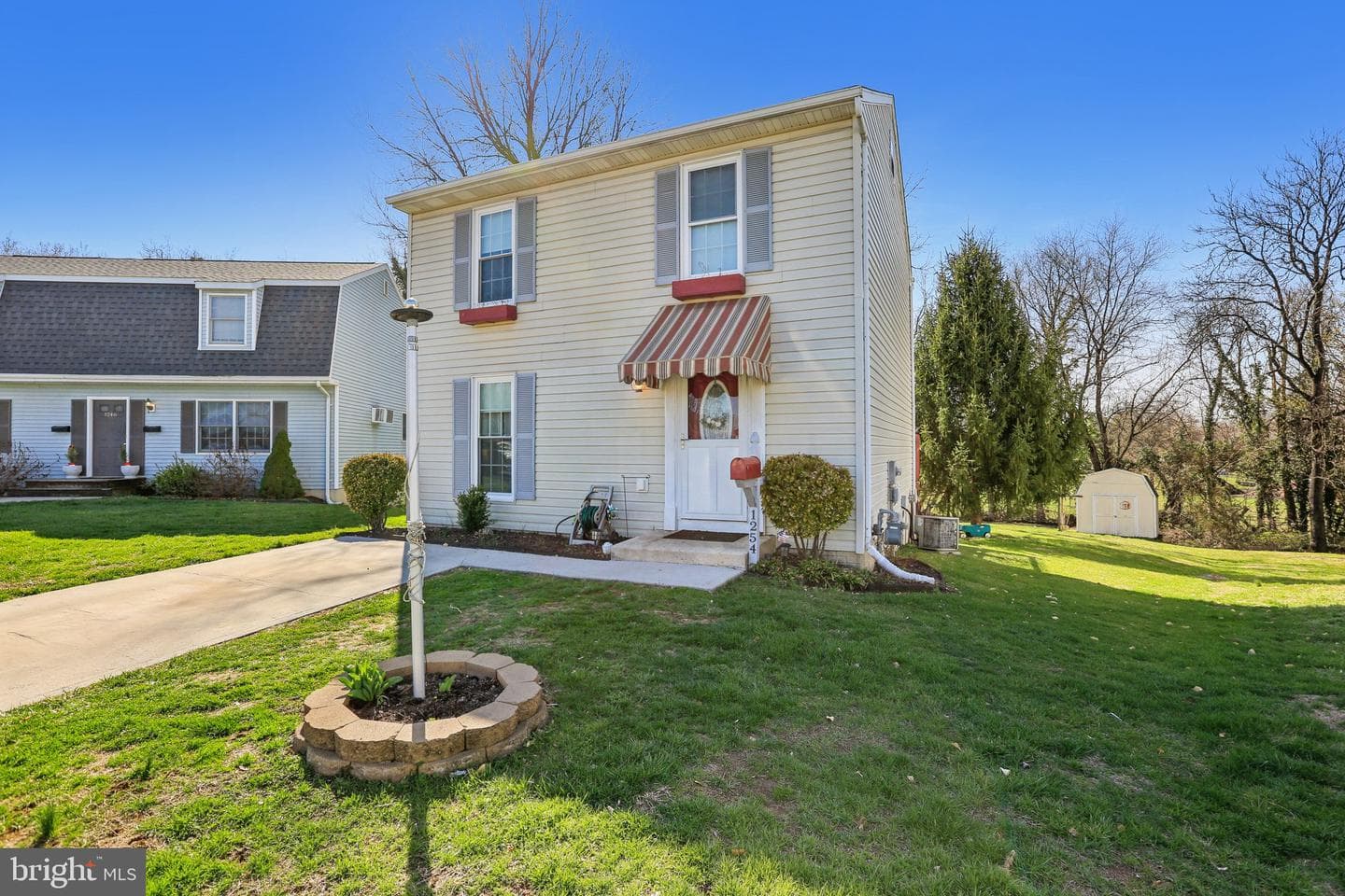 1254 Pinecrest Avenue photo 3