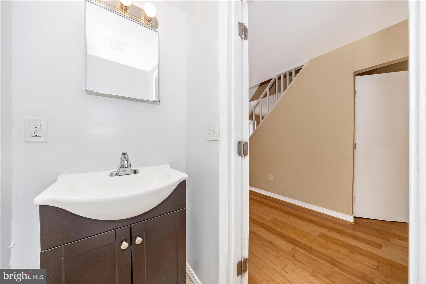 225 Alexander Street photo 21