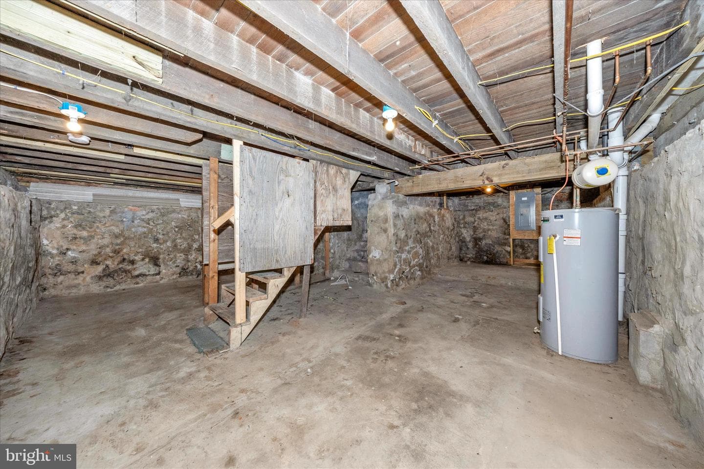225 Alexander Street photo 37