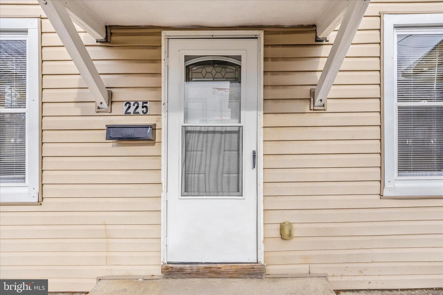 225 Alexander Street photo 42