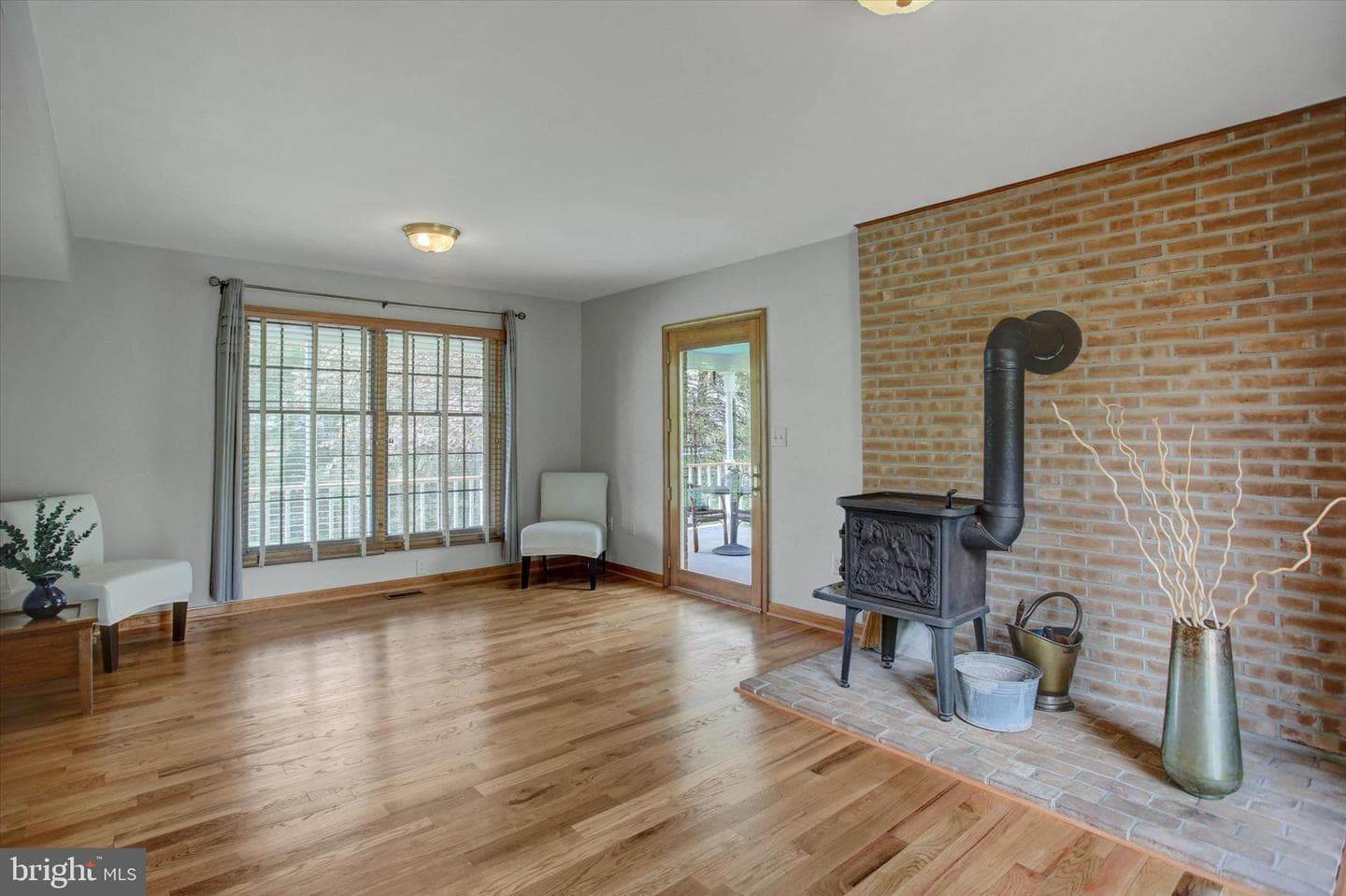 8001 Mapleville Road photo 37