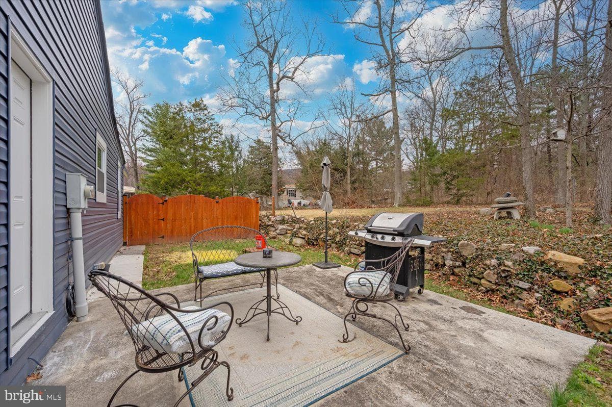 8807 Crystal Falls Drive photo 3