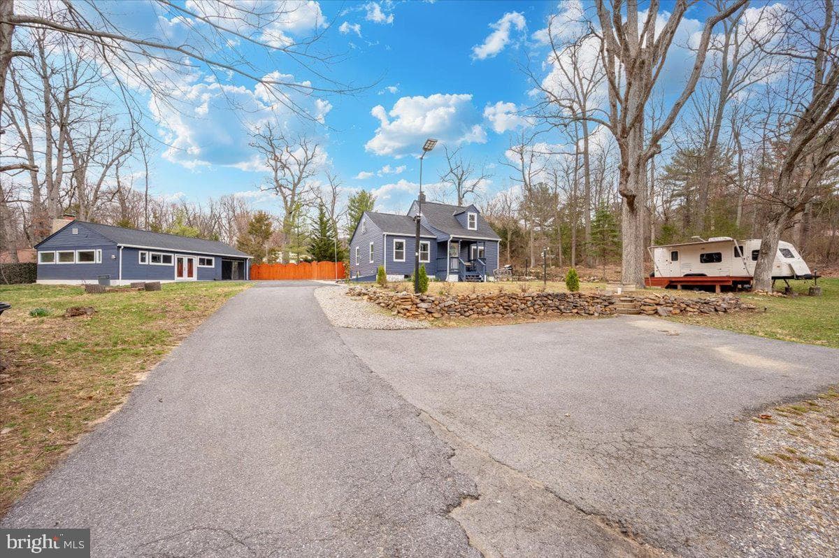 8807 Crystal Falls Drive photo 5