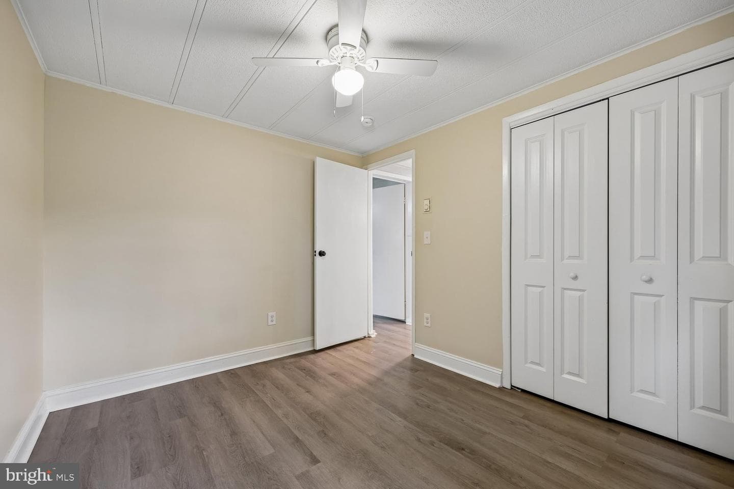 21639 Leiter Street photo 24