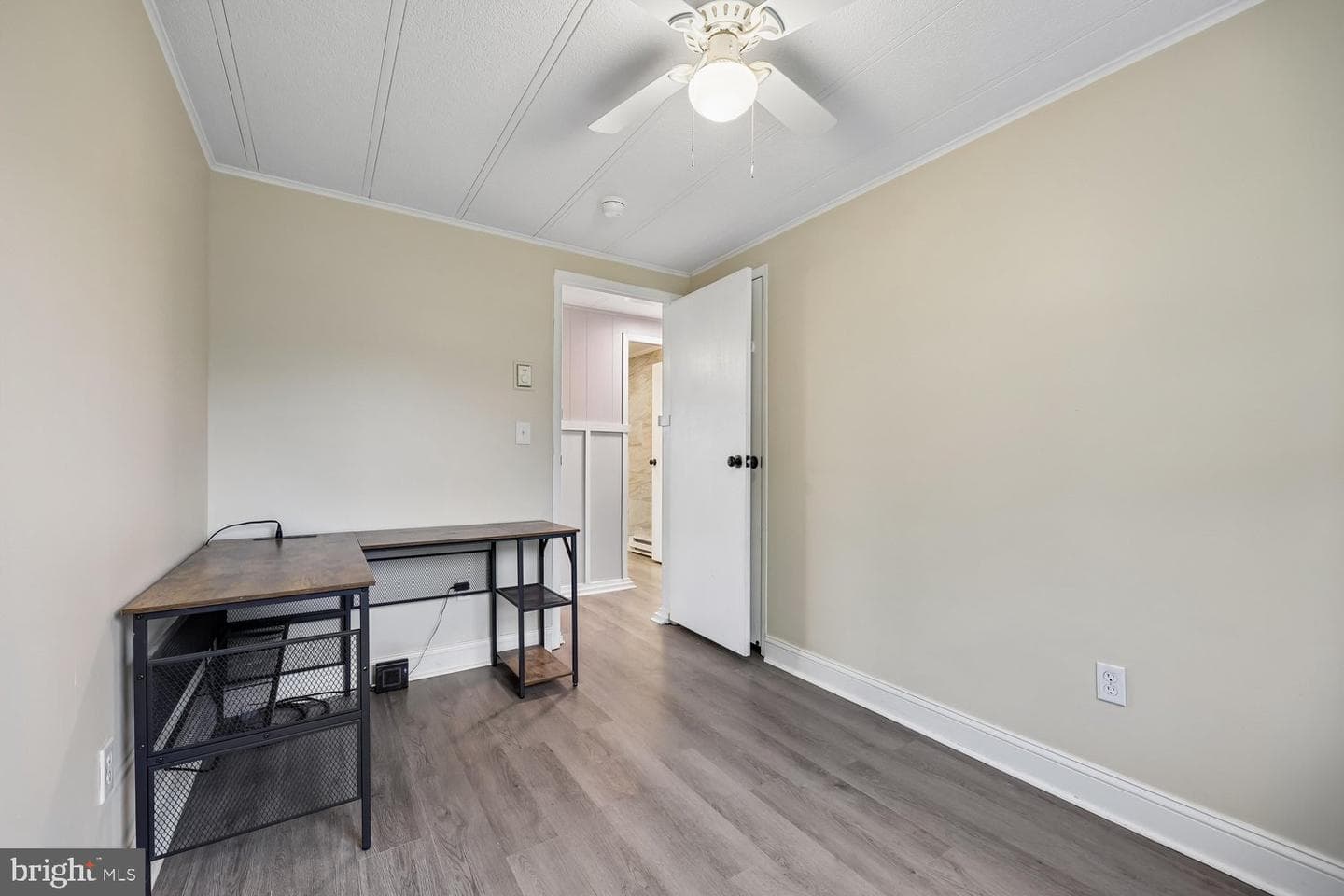 21639 Leiter Street photo 27