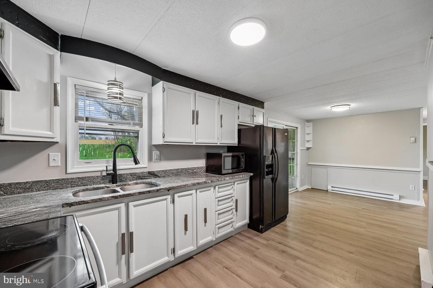 21639 Leiter Street photo 3