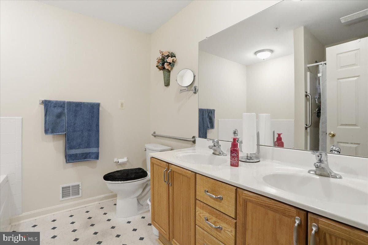 5 Eckstine Court photo 16