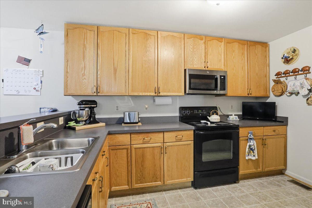 5 Eckstine Court photo 7