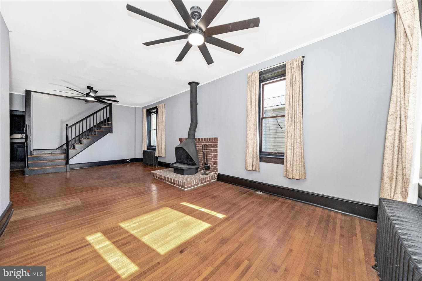 519 Summit Avenue photo 4