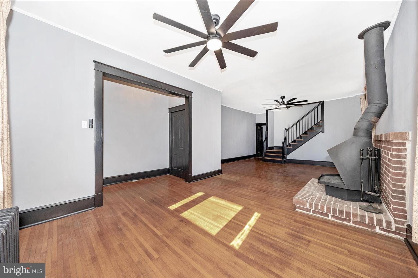 519 Summit Avenue photo 8