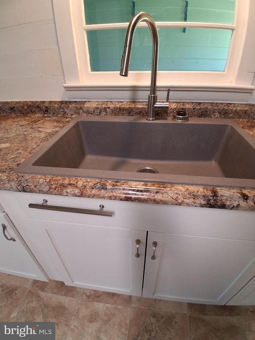 16 Ford Avenue photo 6