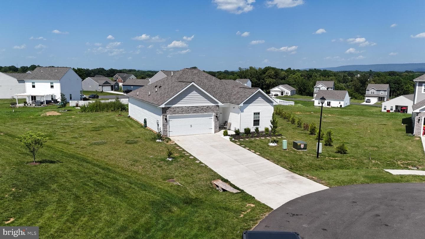 18732 Ballantyne Way photo 2
