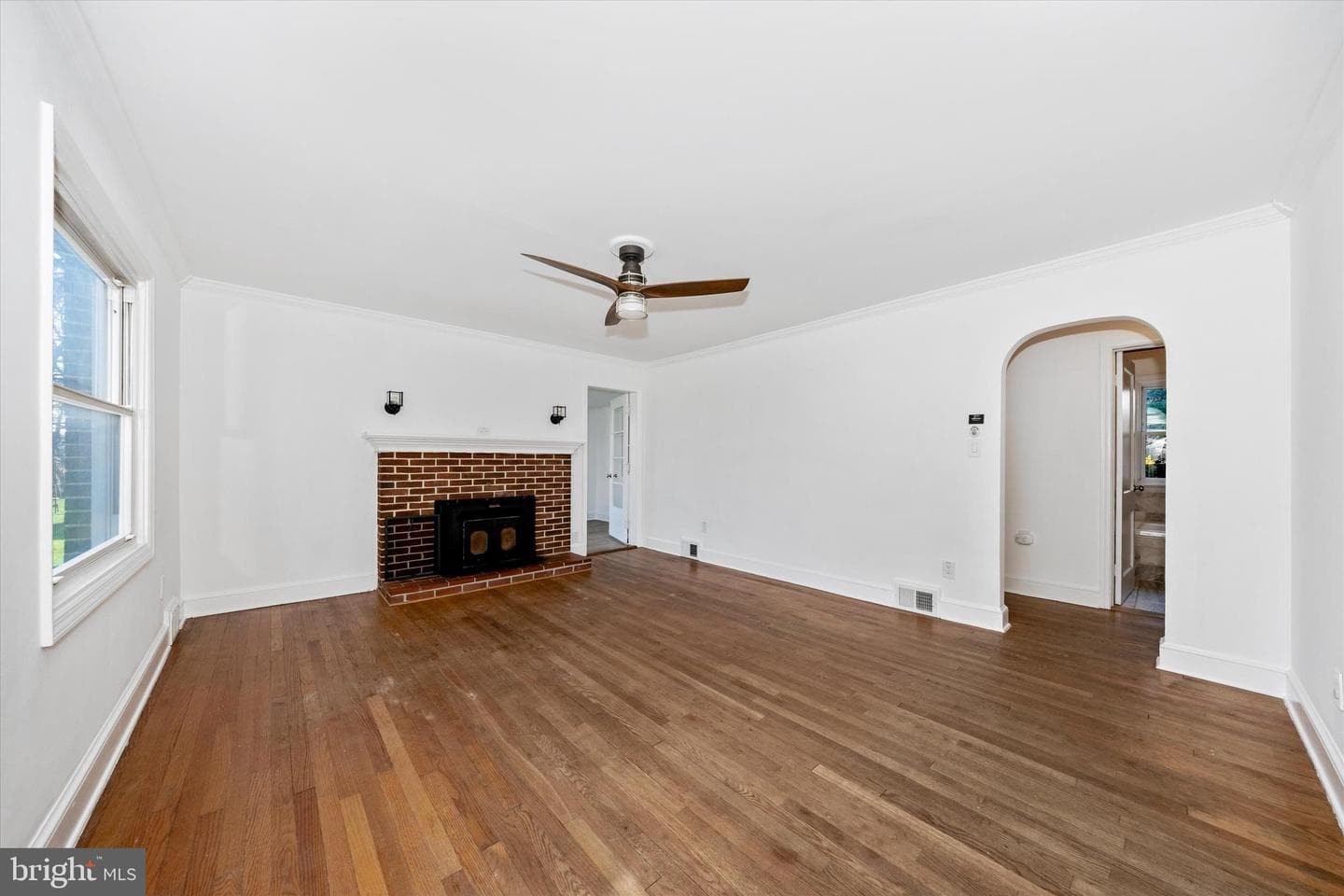 1001 Jefferson Boulevard photo 3