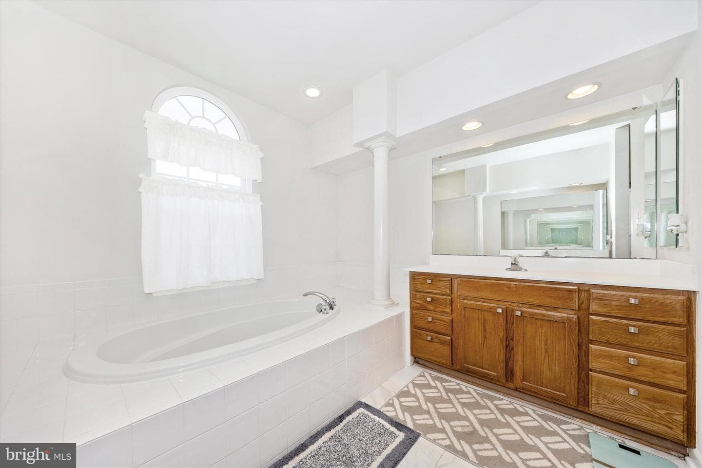18307 Misty Acres Drive photo 24