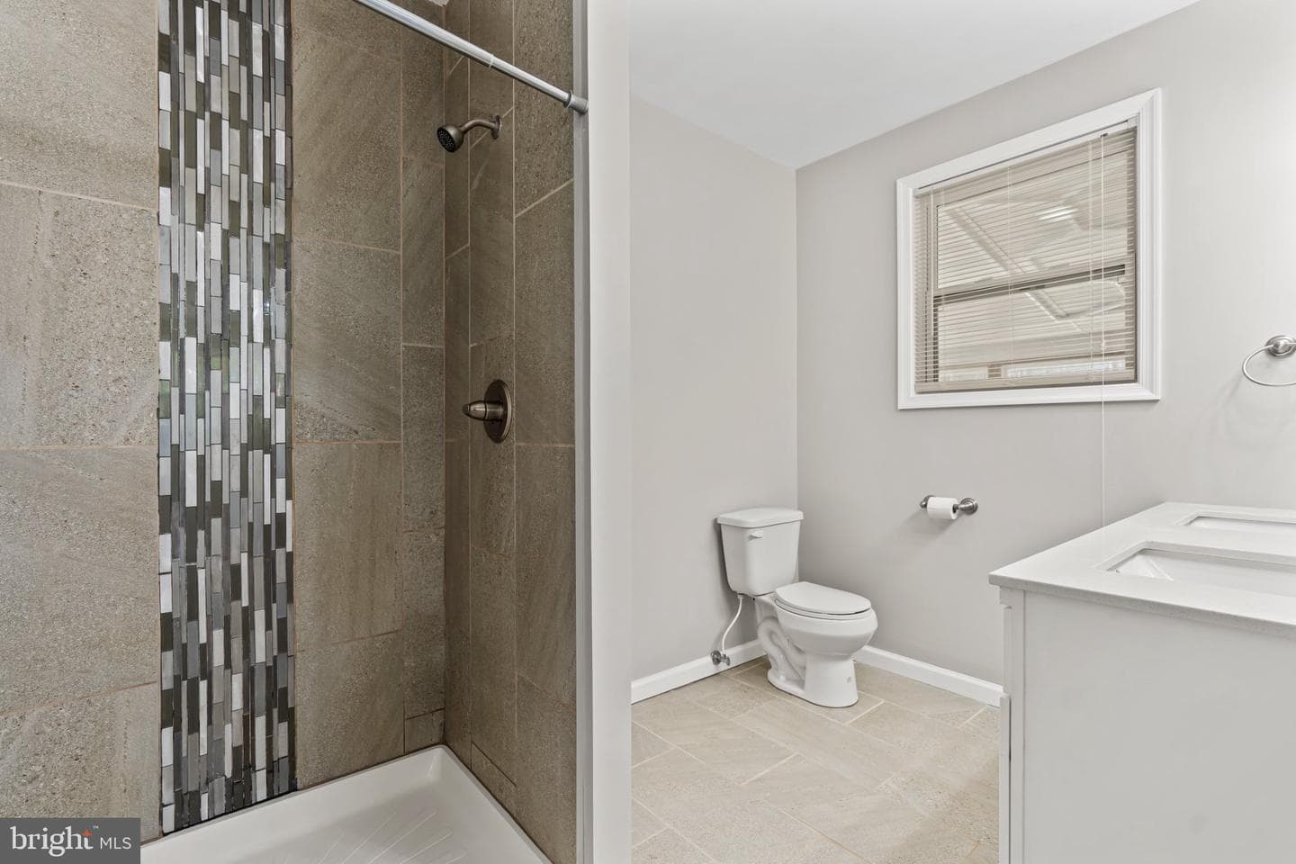 13810 Weber photo 25