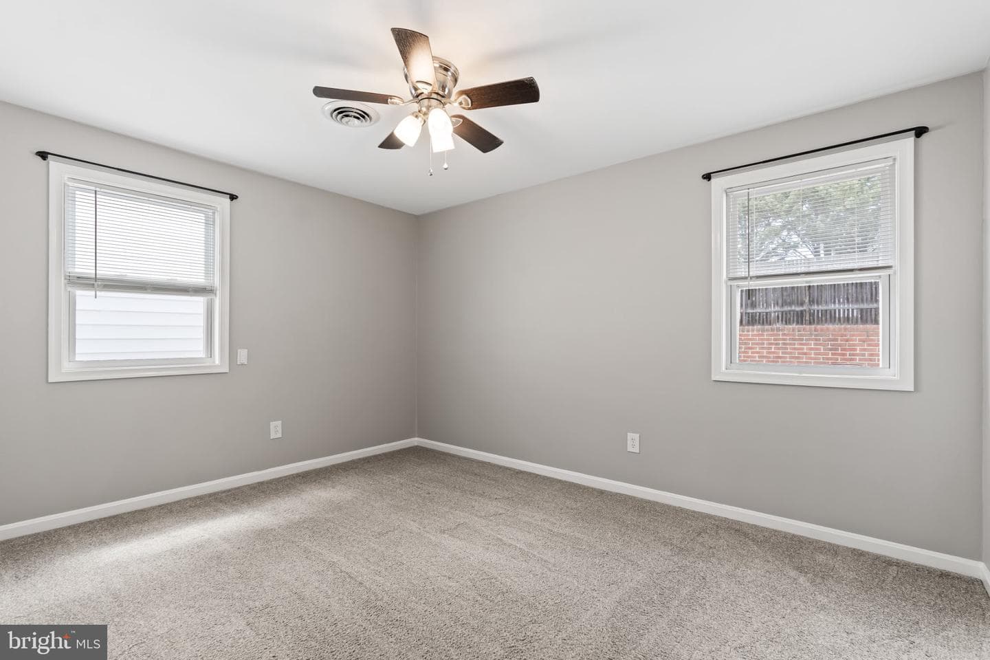 13810 Weber photo 32