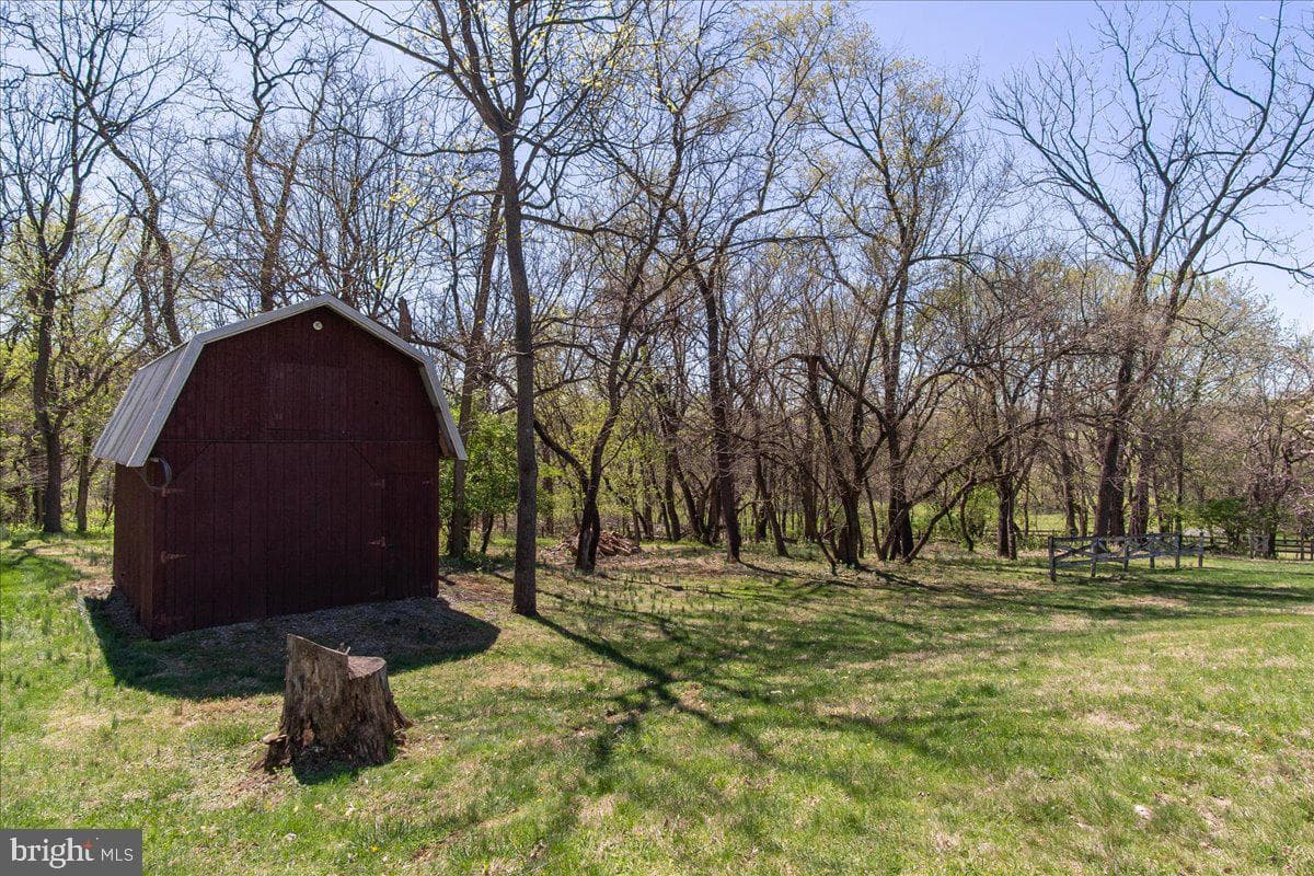20007 Landis Rd photo 40