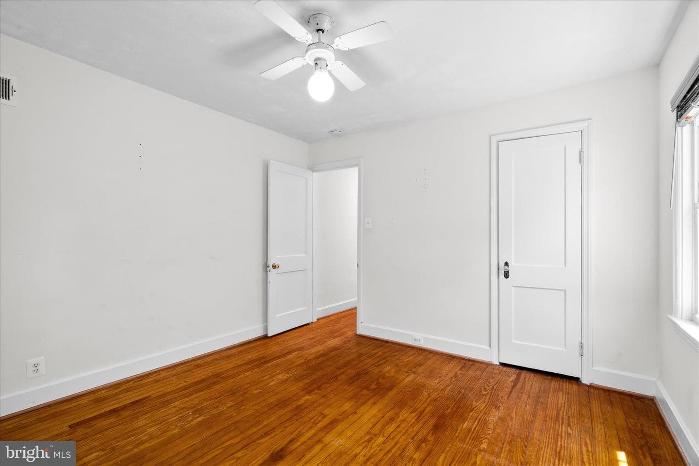 402 Guilford Avenue photo 14