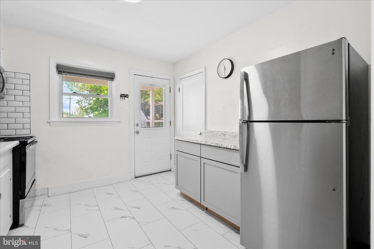 402 Guilford Avenue photo 43